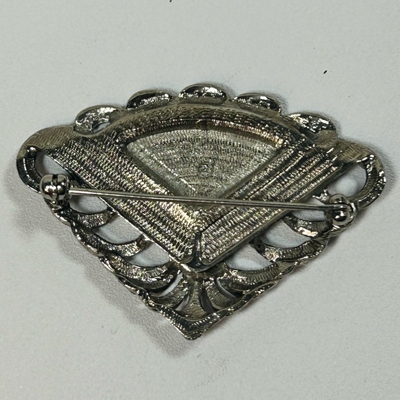 Art Deco Style Silver Tone Fan Brooch Pin - Picture 2 of 4